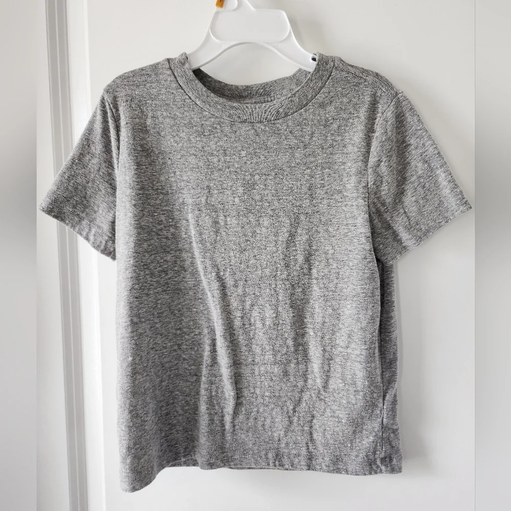 sz 5 Old Navy‎ gray t-shirt minimalist basics neutral
